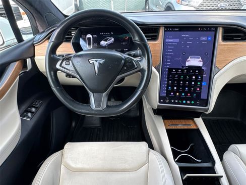 Used 2020 Tesla Model X Long Range AWD/4WD image 22