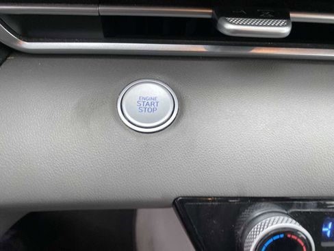 Certified 2021 Hyundai Elantra SEL image 24