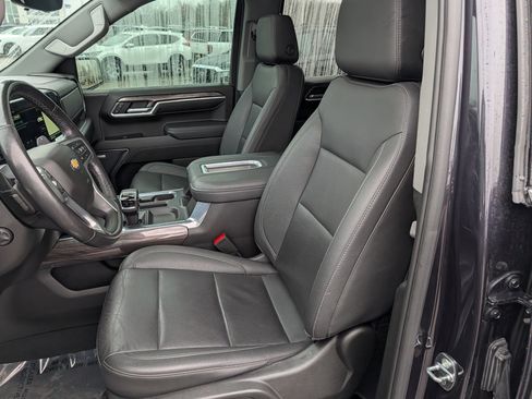 Used 2022 Chevrolet Silverado 1500 LTZ w/ LTZ Premium Package image 19