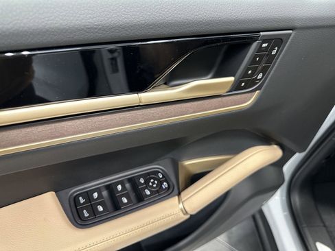 New 2026 Porsche Cayenne AWD/4WD image 16