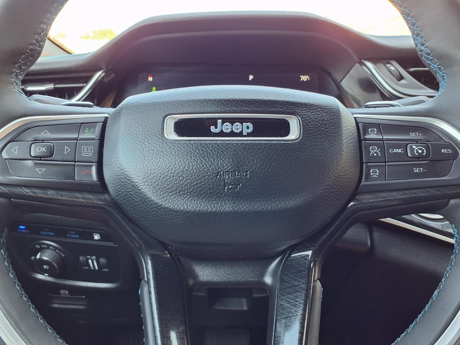 Certified 2024 Jeep Grand Cherokee Trailhawk AWD/4WD image 16