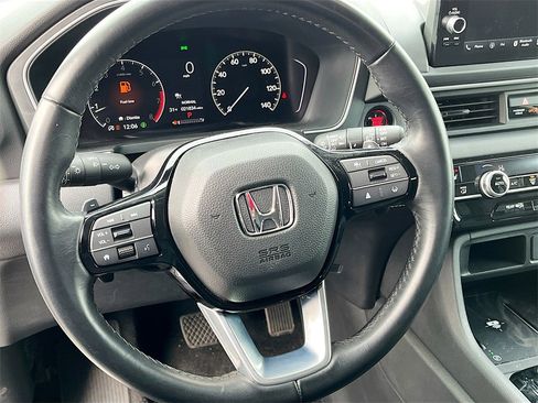 Used 2024 Honda Pilot EX-L image 11