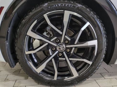 Used 2024 Toyota Prius Prime Premium FWD image 19