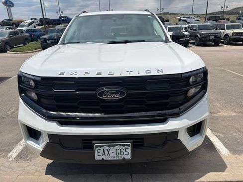 Used 2025 Ford Expedition Active AWD/4WD image 2