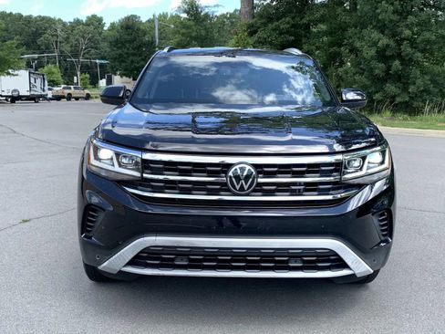 Used 2023 Volkswagen Atlas Cross Sport SE FWD image 2