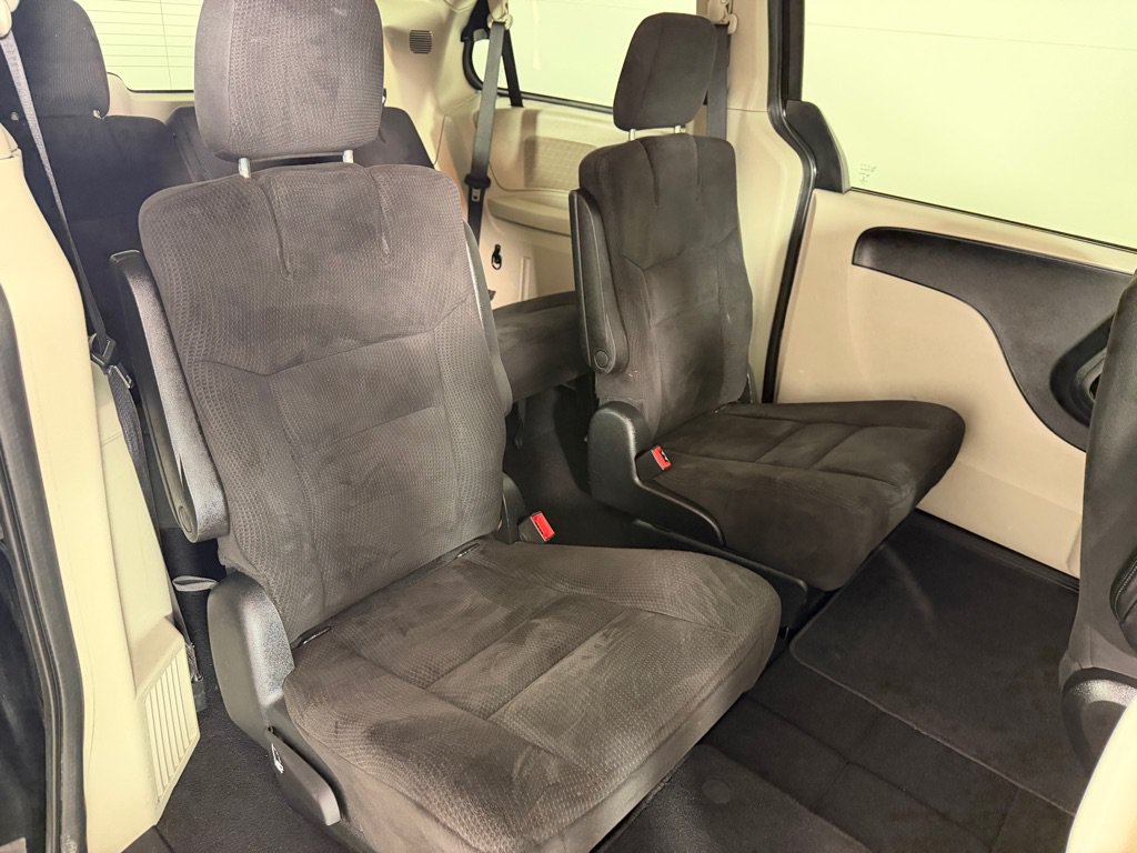 Used 2014 Dodge Grand Caravan SXT FWD image 21