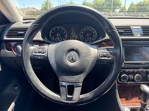 Used 2013 Volkswagen Passat 3.6 SEL Premium FWD image 22