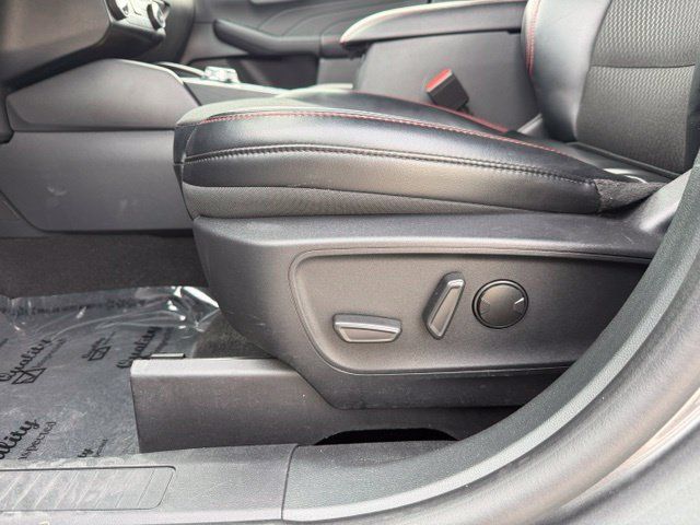 Certified 2025 Ford Escape ST-Line AWD/4WD image 10