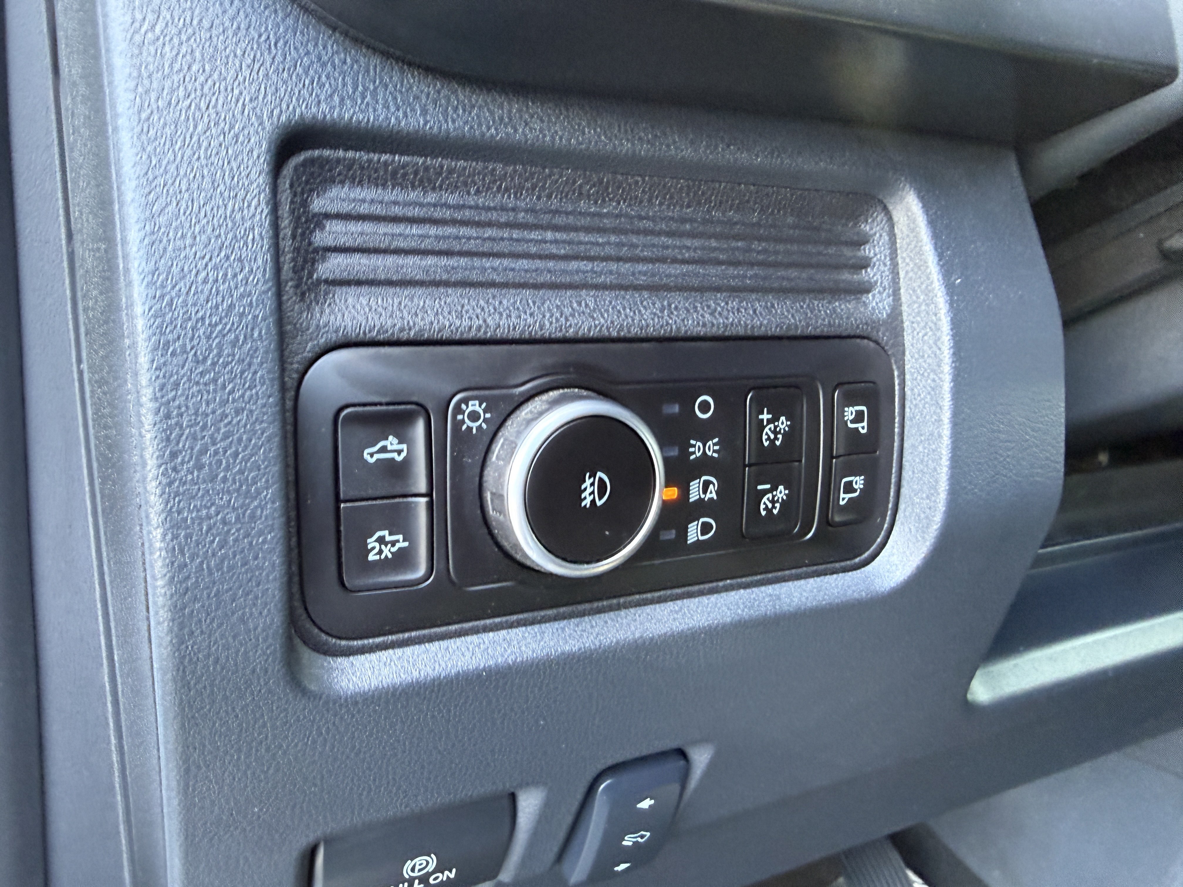 Used 2026 Ford F350 Lariat AWD/4WD image 17