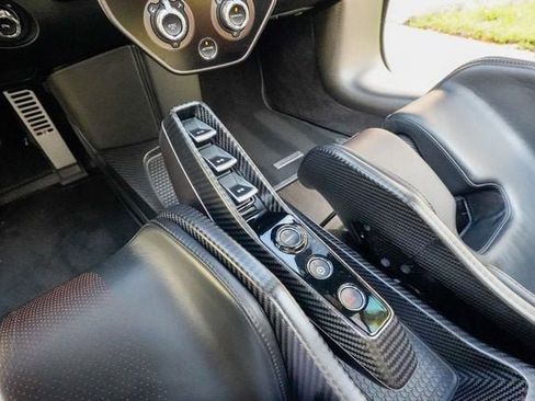 Used 2019 McLaren Senna image 75