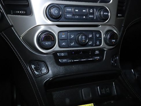 Used 2020 GMC Yukon XL Denali AWD/4WD image 29