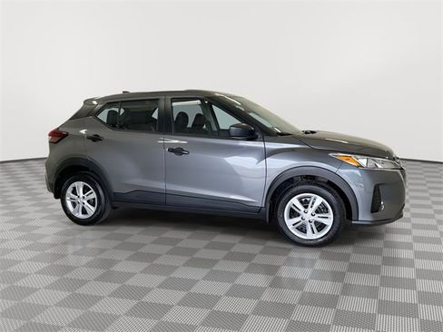 Certified 2025 Nissan Kicks Play S image 13