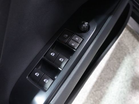 Used 2018 Toyota Camry LE FWD image 13