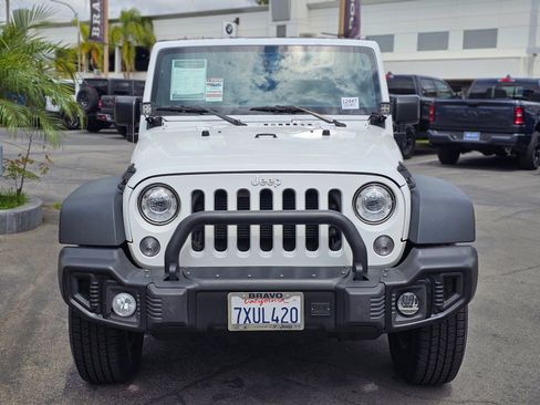 Used 2017 Jeep Wrangler Unlimited Rubicon w/ Connectivity Group AWD/4WD image 2