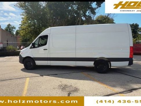 Used 2025 Mercedes-Benz Sprinter 2500 image 5