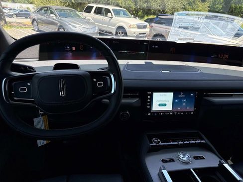 New 2025 Lincoln Navigator L Reserve w/ Jet Appearance Package image 16