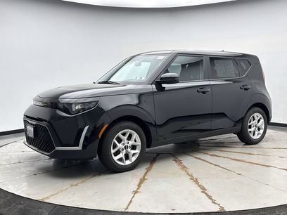 Used 2023 Kia Soul LX w/ LX Technology Package