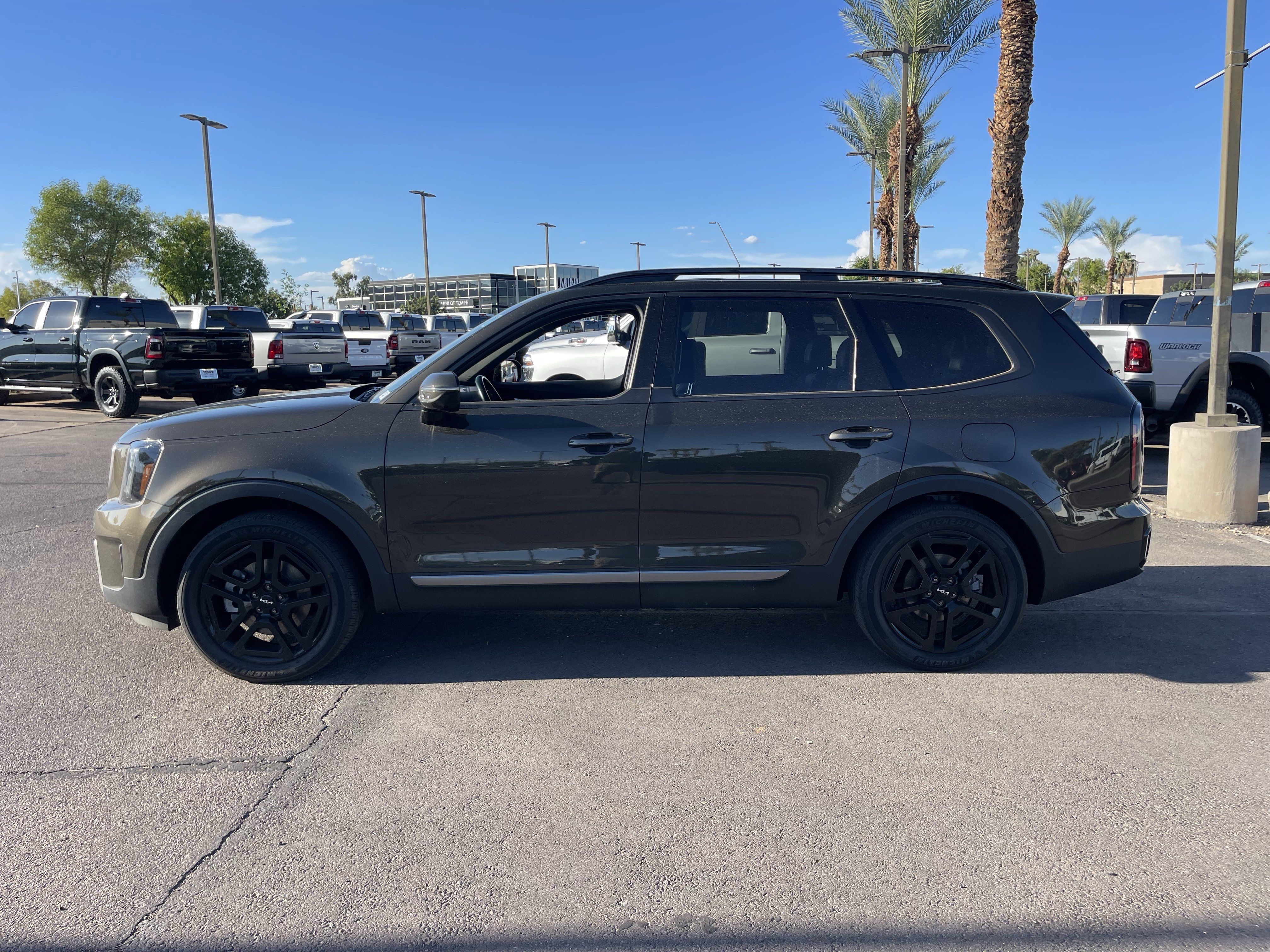 Certified 2023 Kia Telluride SX Prestige X-Line AWD/4WD image 3