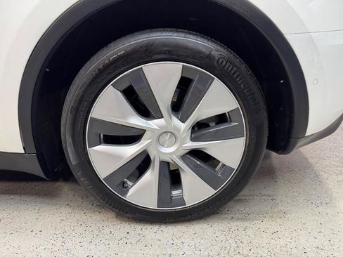 Used 2021 Tesla Model Y Long Range AWD/4WD image 24