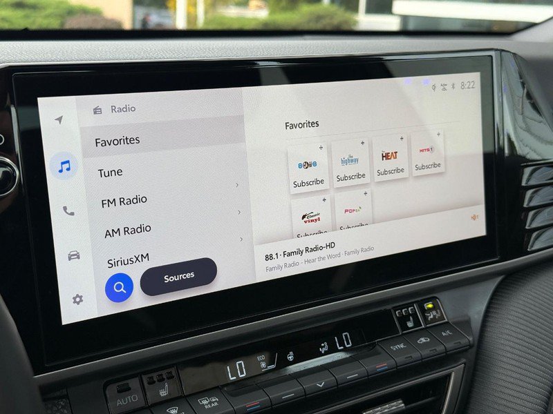 Used 2025 Toyota Camry SE w/ Multimedia Upgrade Package FWD image 23