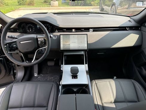 New 2025 Land Rover Range Rover Evoque S image 16