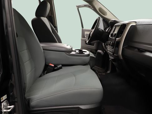 Used 2018 RAM 1500 Classic SLT AWD/4WD image 25