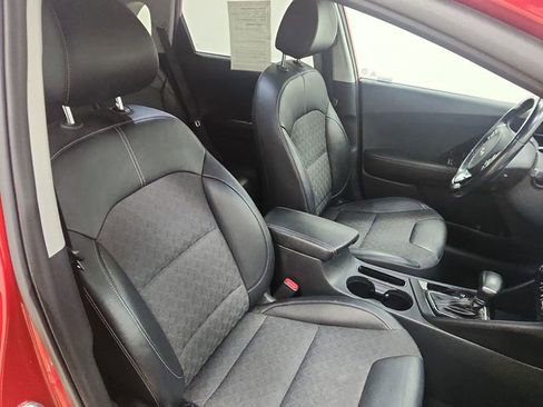 Used 2022 Kia Niro LXS image 26