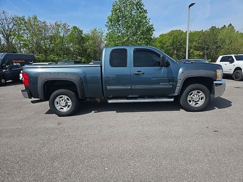 Used 2009 Chevrolet Silverado 2500 LT w/ Snow Plow Prep Package image 8