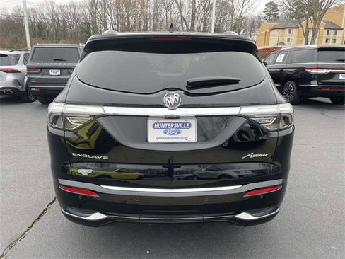 Used 2023 Buick Enclave Avenir image 5