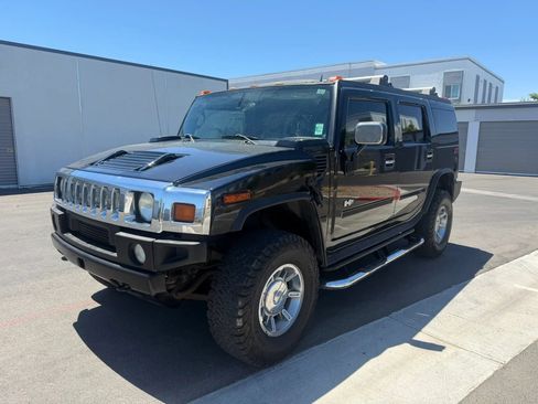 Used 2005 HUMMER H2 w/ Preferred Equipment Group AWD/4WD image 2