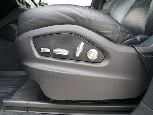 Used 2020 Porsche Cayenne image 24