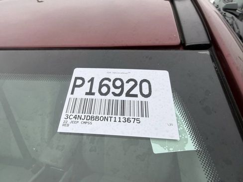 Used 2022 Jeep Compass Latitude w/ Sun and Sound Group image 11