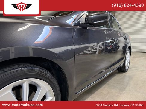 Used 2016 Acura ILX Sedan 4D image 2