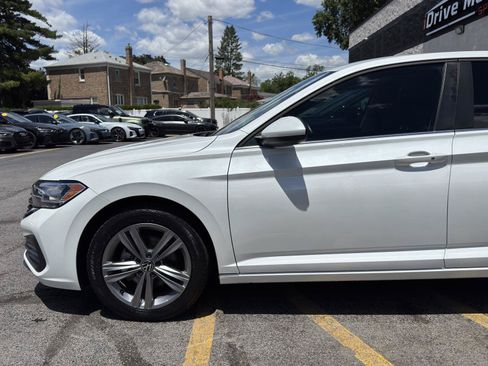 Used 2024 Volkswagen Jetta SE FWD image 4