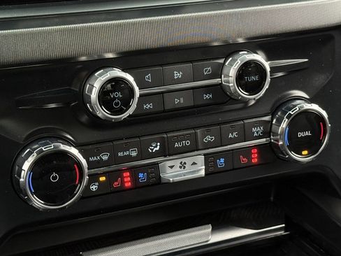 Used 2024 Ford F250 Platinum AWD/4WD image 17