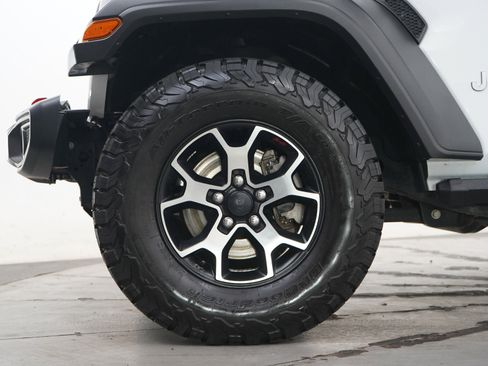 Used 2018 Jeep Wrangler Unlimited Sport S AWD/4WD image 28
