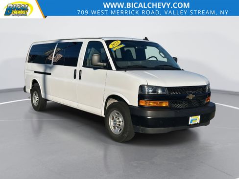 Used 2023 Chevrolet Express 3500 LS RWD image 1