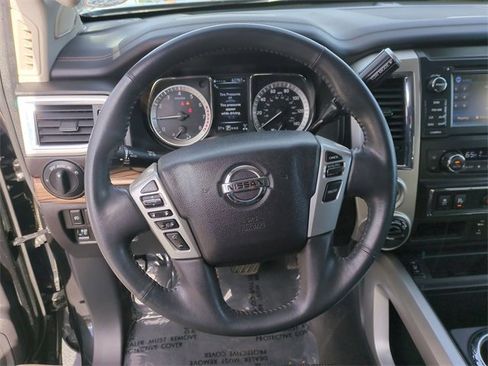 Used 2017 Nissan Titan SL image 13
