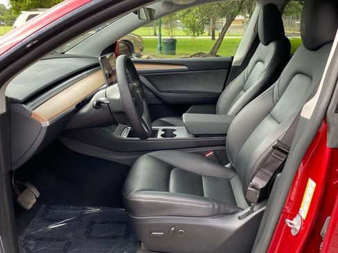 Used 2024 Tesla Model Y Long Range AWD/4WD image 19