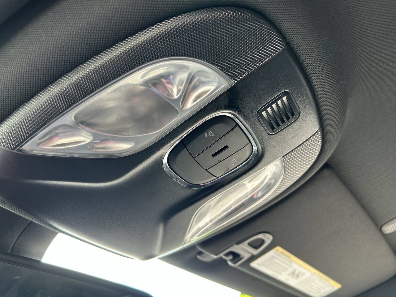 Used 2025 Jeep Compass Trailhawk AWD/4WD image 31