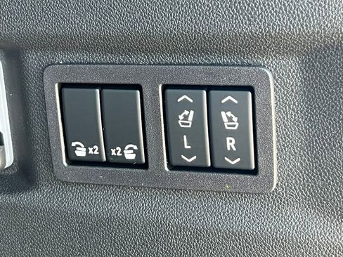 Used 2023 GMC Yukon Denali Ultimate AWD/4WD image 52