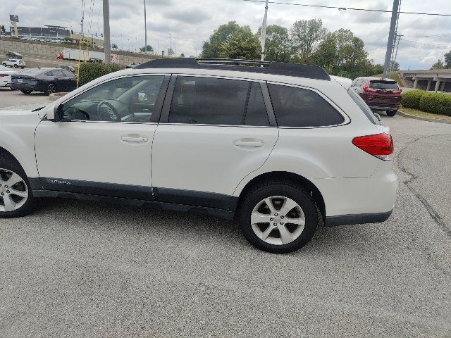 Used 2014 Subaru Outback 2.5i Premium AWD/4WD image 13