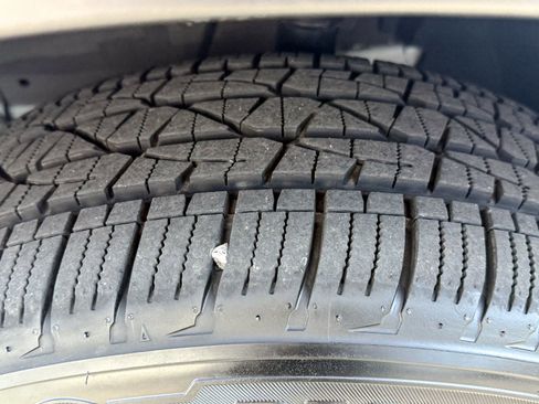 Used 2024 INFINITI QX60 Sensory w/ Vision Package image 11