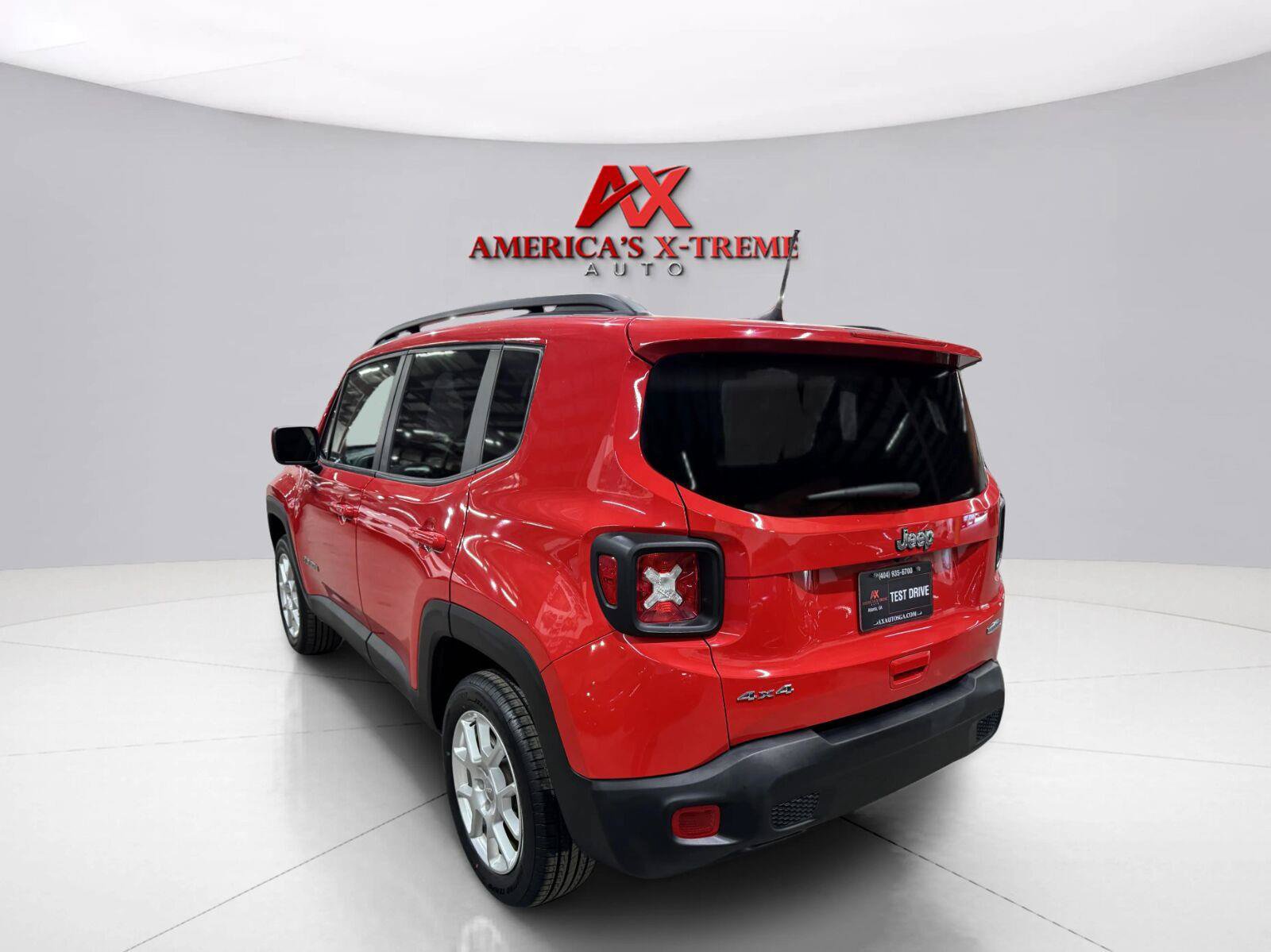 Used 2020 Jeep Renegade Latitude AWD/4WD image 6