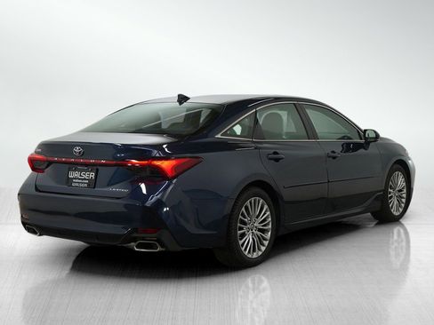 Used 2019 Toyota Avalon Limited image 5