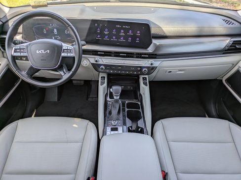 Certified 2023 Kia Telluride S w/ S Sunroof Package AWD/4WD image 12