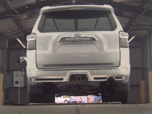 Used 2020 Toyota 4Runner Limited RWD image 11