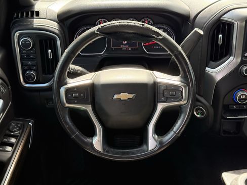 Used 2022 Chevrolet Silverado 1500 LT AWD/4WD image 15