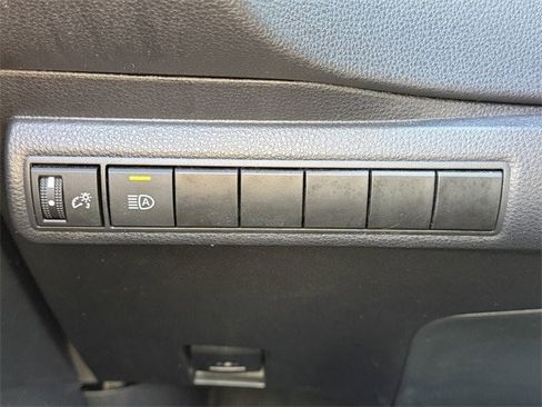 Certified 2025 Toyota Corolla LE image 21