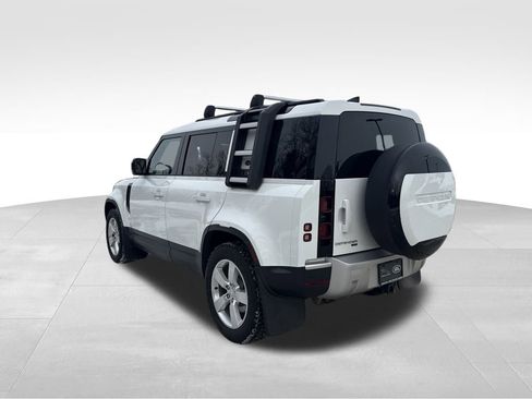 Used 2023 Land Rover Defender 110 SE image 3